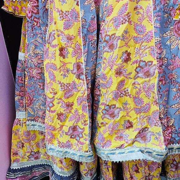 Rajasthani print 3 piece set with Gota Patti work ! - Picture 9 of 15